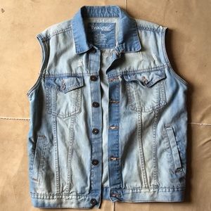 Men’s Distressed Denim Vest